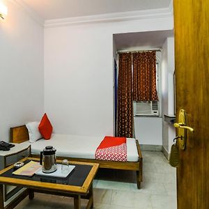 Oyo 11732 Maharaja Inn